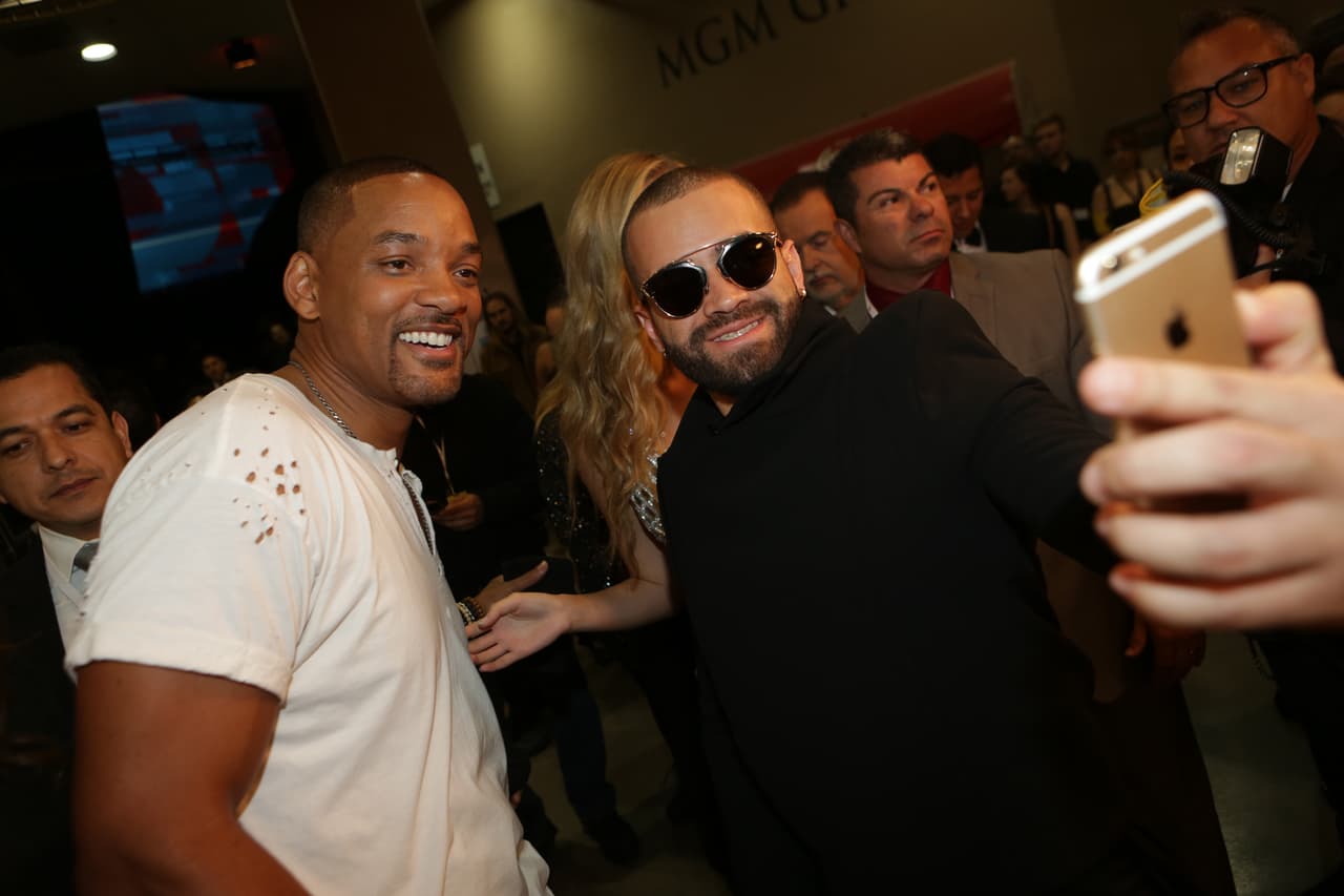 Te llevamos detrás de cámaras de esta entrega quee estuvo espectacular. Selfies, momentos in fraganti y hasta lo que no te imaginas.