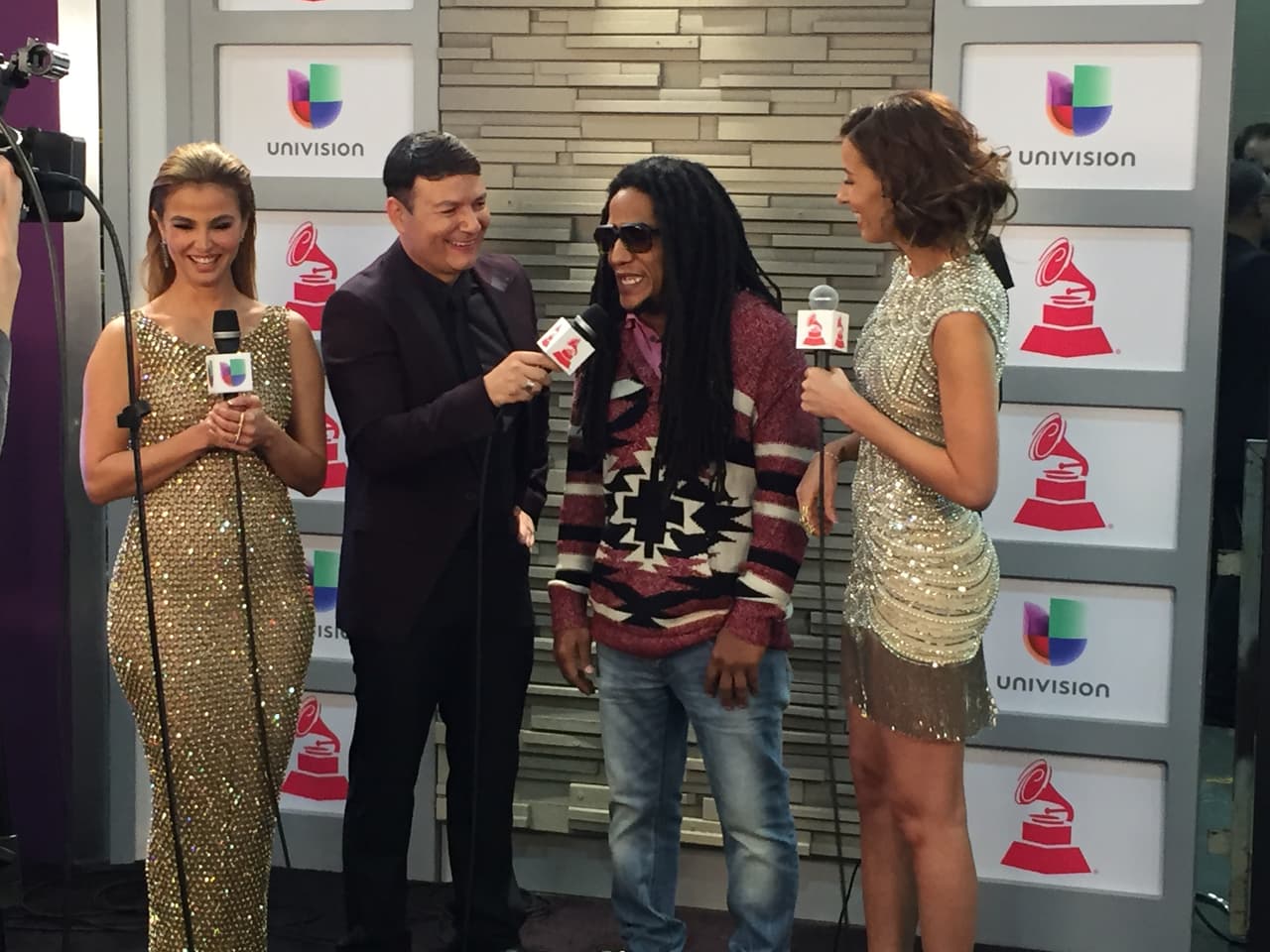 Te llevamos detrás de cámaras de esta entrega quee estuvo espectacular. Selfies, momentos in fraganti y hasta lo que no te imaginas.