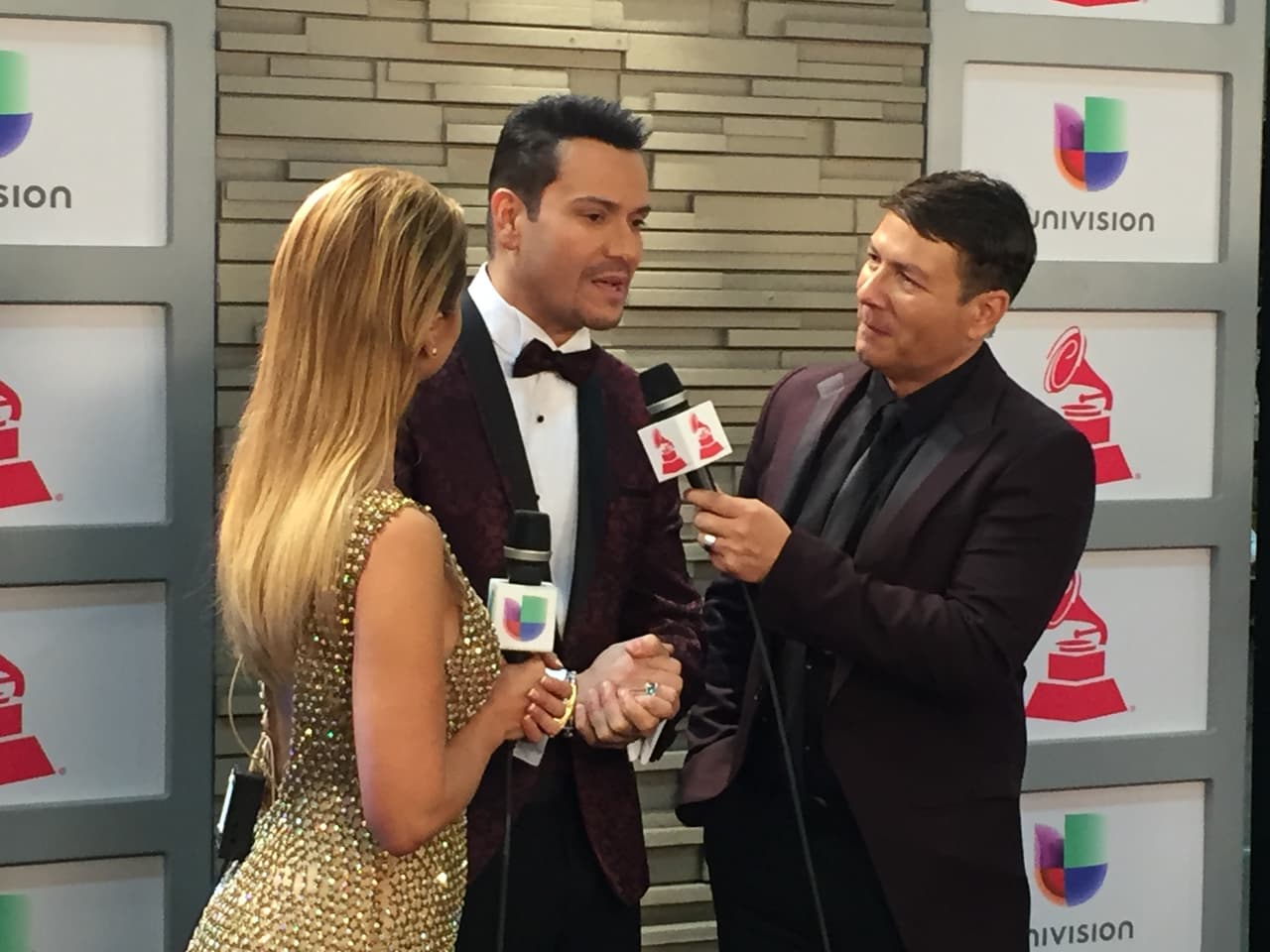 Te llevamos detrás de cámaras de esta entrega quee estuvo espectacular. Selfies, momentos in fraganti y hasta lo que no te imaginas.