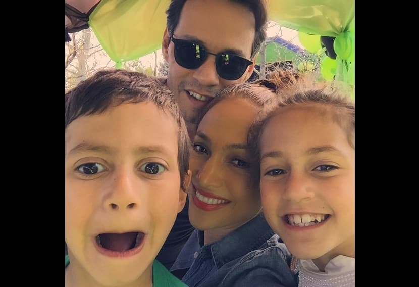Aunque
<b><a href="https://www.univision.com/shows/el-gordo-y-la-flaca/marc-anthony-interpuso-la-demanda-de-divorcio-contra-jlo-y-puede-pedirle-manutencion">Marc Anthony y Jennifer López se divorciaron en el 2014</a></b>, la relación entre ambos es de amistad y sus hijos son los beneficiados.
