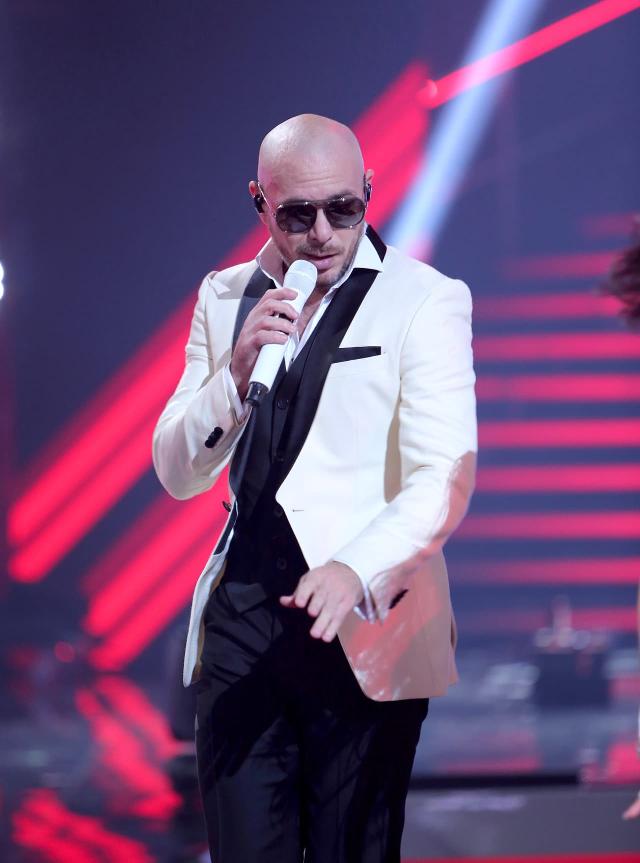 Por varios años consecutivos, Pitbull ha tomado lugar en las nominaciones de Premios Juventud y en esta ocasión llegó a los nominados de 'El Cuarentema' por su sencillo nacido en el confinamiento: ‘I believe that we will win’. 
<br>