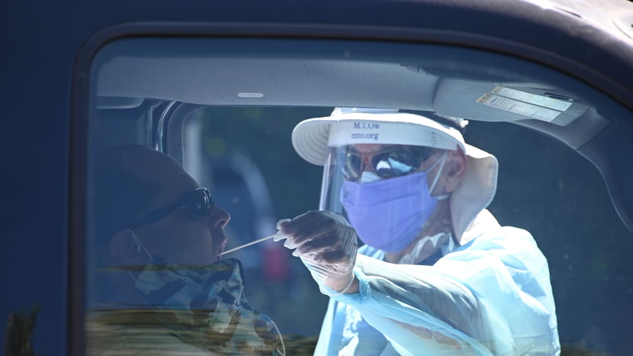 Hospitales de Kern deberán ofrecer pruebas de Coronavirus semanales a sus empleados