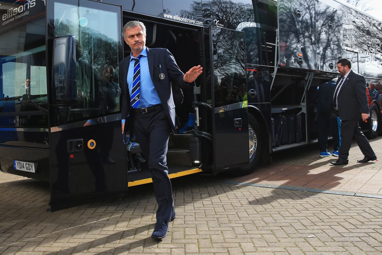 "Hablan de Pedro León y parece que me preguntáis por Zidane o Maradona. Es un óptimo jugador, pero hace dos días jugaba en el Getafe. No ha sido convocado un partido y parece que estamos hablando de Maradona, Zidane o Di Stefano"