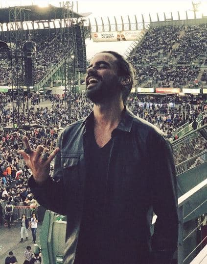 Diego inició su carrera artística con tan solo 12 años de edad al participar en 'Cómplices al rescate', en 2002.