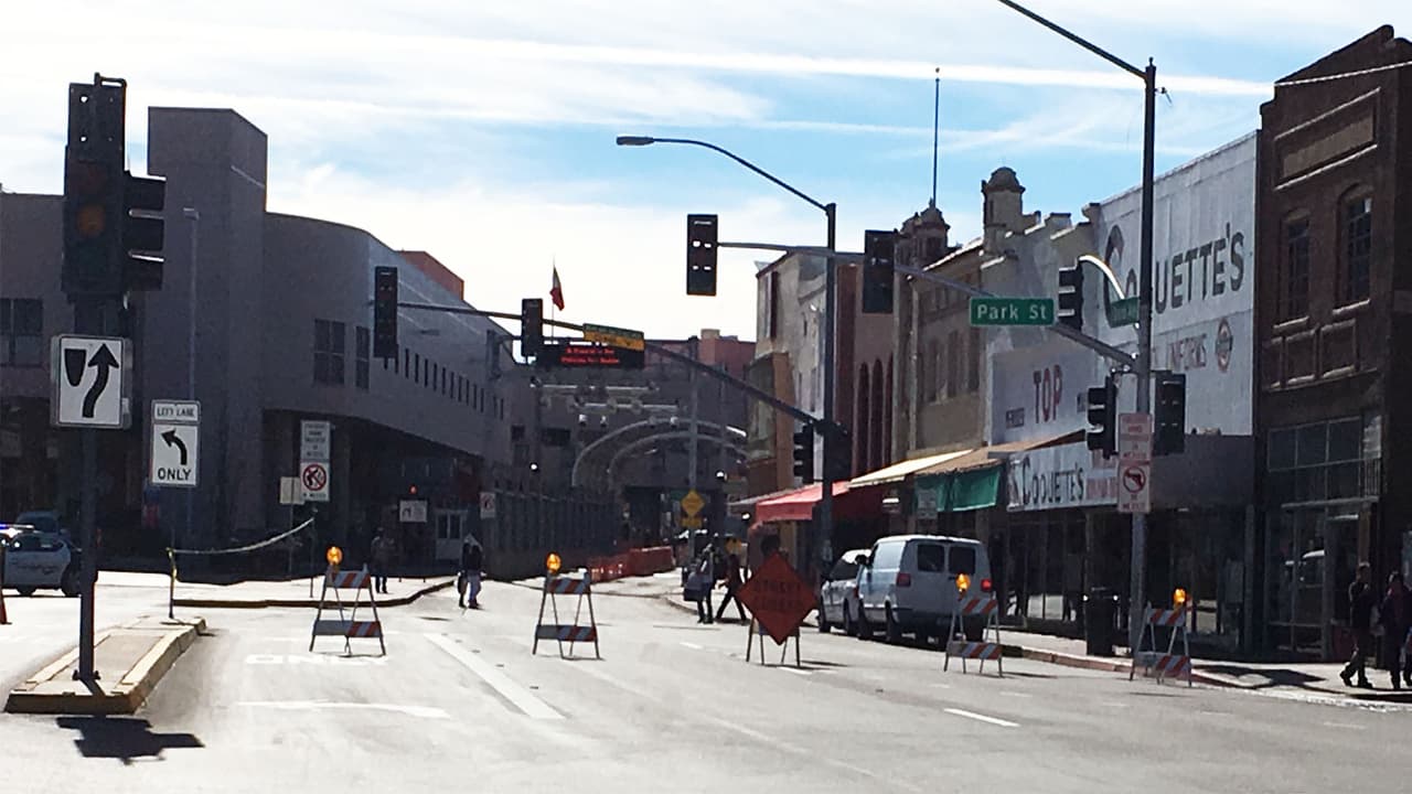 Cierran la salida hacía México en la garita Deconcinni.