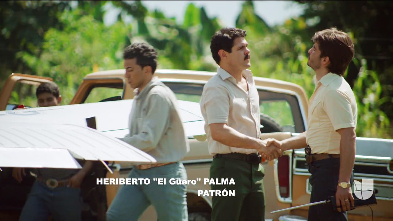 En esa época, otro de los jefes del narco en México era
<b><a href="http://www.univision.com/series/el-chapo/juan-carlos-olivas-es-el-guero-en-el-chapo">Heriberto 'El Güero' Palma</a></b>, quien se había asociado con Joaquín Guzmán Loera para transportar la droga de Pablo Escobar.