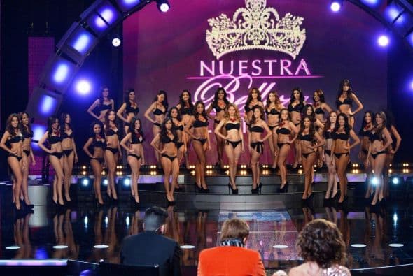 La octava temporada del ‘reality show’ te trae a un grupo de mujeres bellas que llegan a conquistarte con su belleza, talento y personalidad. Treinta aspirantes a la corona desfilaron en bikini para demostrar que tienen la fórmula perfecta para ser una de las 12 chicas que competirán por ser la próxima reina.