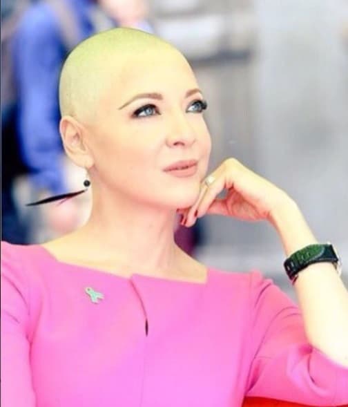 La actriz realizó 'un recetario' como ella lo llama, que lee todas las mañanas. Una lista con 15 puntos que ella misma escribió y que le da aliento para seguir con la mejor actitud.