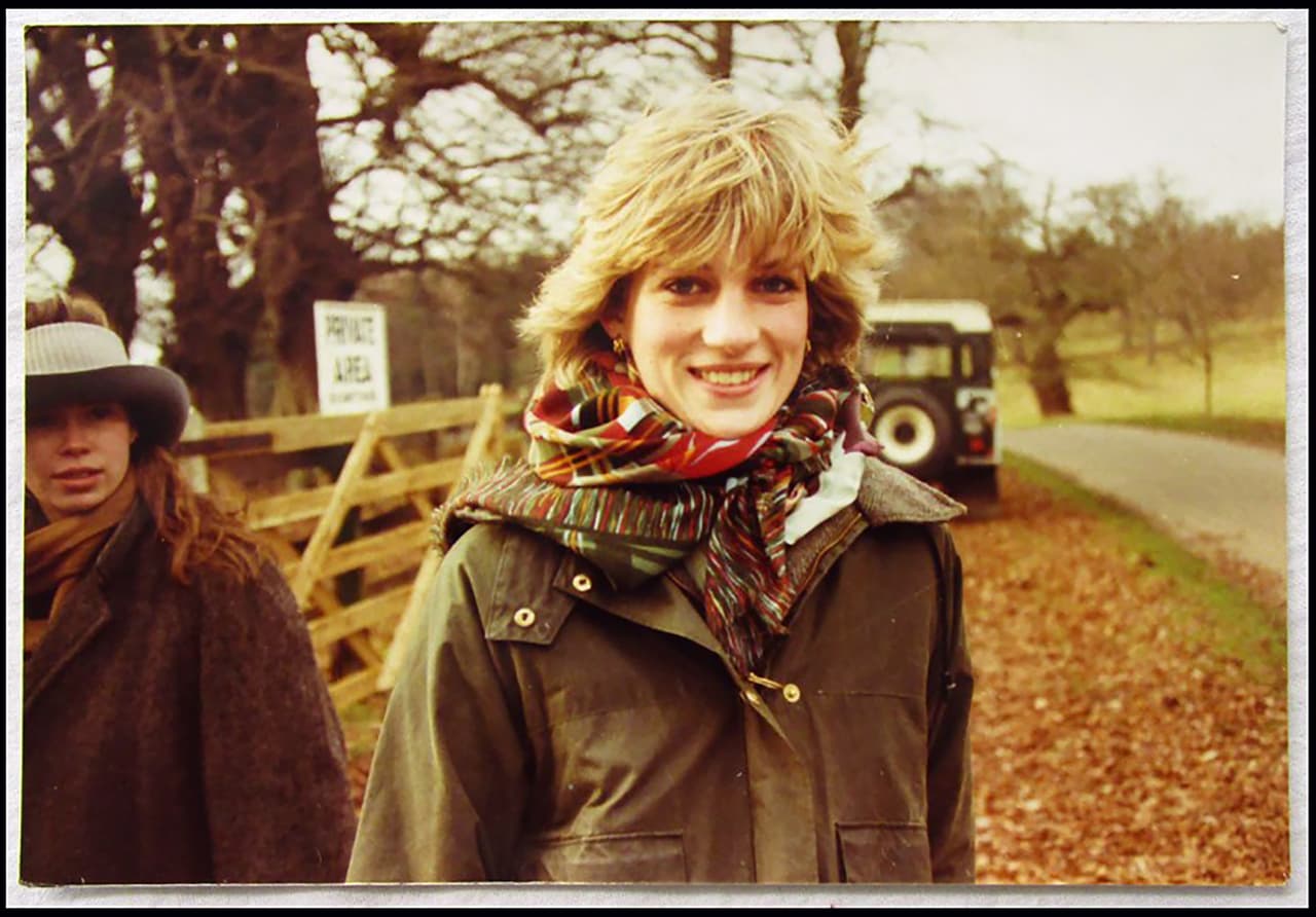 En ellas se puede ver a la princesa Diana de Gales disfrutar un día de campo, alejada de todo el protocolo y el ojo público al que estaba acostumbrada.