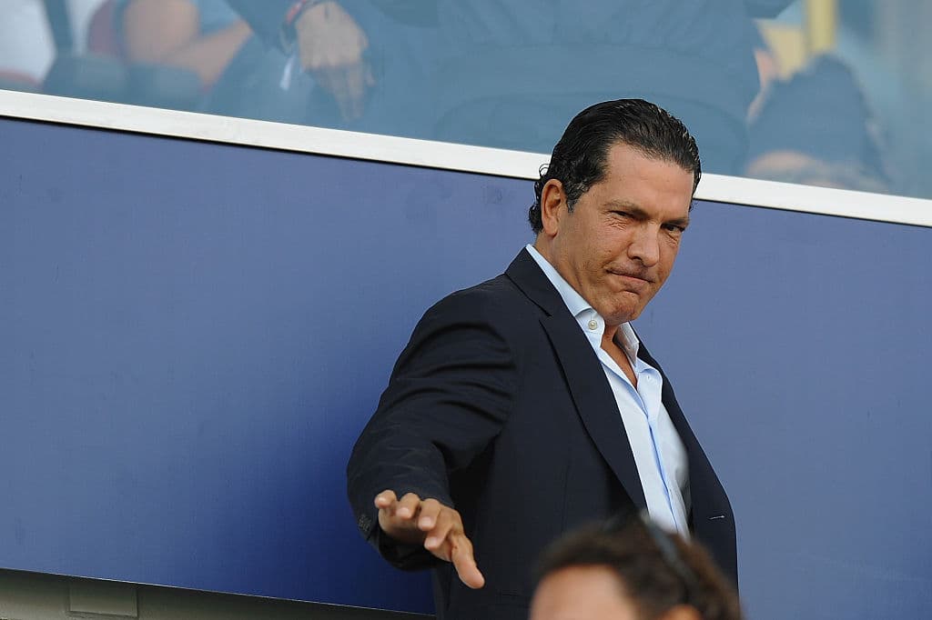 Abogado oriundo de Brooklyn y conocido por sus elegantes trajes y sus clientes famosos, Tacopina es el rostro público del equipo legal de Trump. Entre sus clientes previos a los raperos Meek Mill, Jay-Z y A$AP Rocky, así como al expelotero Alex Rodríguez.
<br>
<br>Tacopina es actualmente el 
<b>presidente del equipo de fútbol </b>'Società Polisportiva Ars et Labor', más conocida por su acrónimo S.P.A.L. o SPAL Ferrara, club de la ciudad italiana de Ferrara, en la región de Emilia-Romaña.
<br>
<br>En una aparición en televisión en 2018, mucho antes de que Tacopina empezara a representar a Trump, dijo a CNN que el pago a Daniels parecía ser “ilegal” y un “posible problema de financiamiento de campaña”.