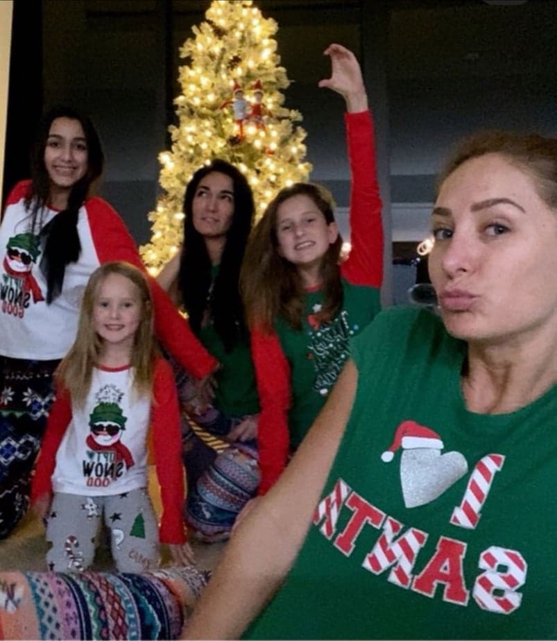 Geraldine Bazán y sus pequeñas de 10 y 5 años estuvieron muy cómodas en esta fecha familiar, según las fotos que publicó la actriz en Instagram.