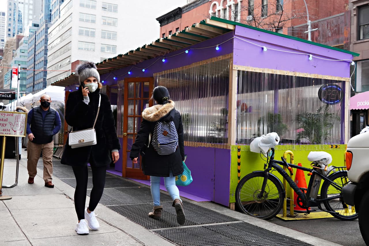 Restaurantes al aire libre en NYC más cerca de ser permanentes; esperan el voto del Concejo