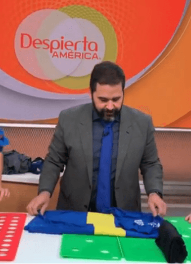 Albert ha demostrado ser un estuche de monerías y sus compañeros lo reconocen. En repetidas ocasiones, todos en el estudio han admirado sus destrezas y habilidades, como es el caso de doblar ropa, lo anterior lo pudimos ver en vivo.
<br>