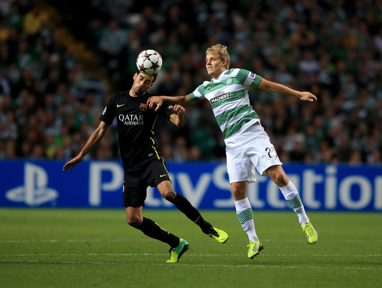 Finalmente, escogió partir a otro equipo en busca de minutos y el Celtic de Glasgow fue el destino. Jugó 38 partidos en un año, ganó la liga y emigró de nuevo.