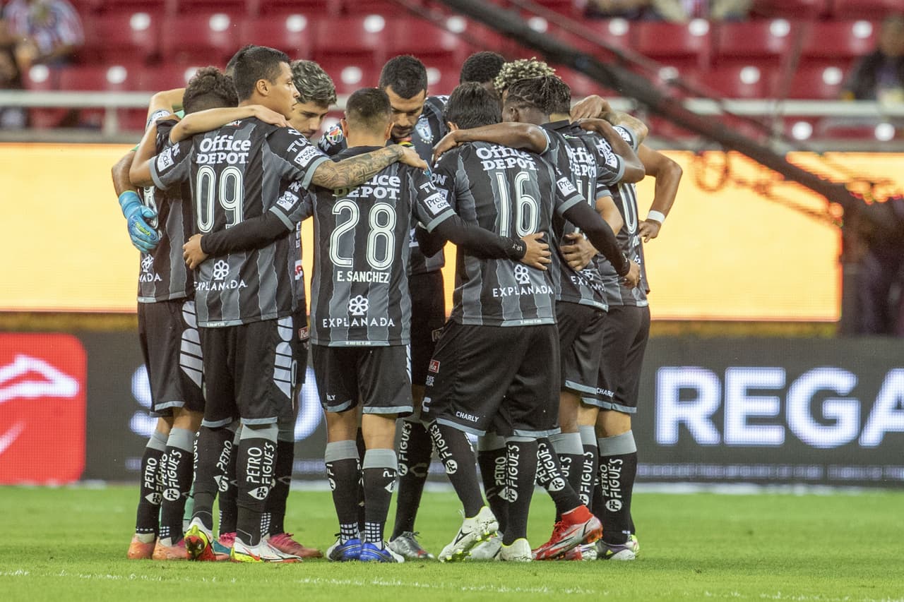 Del otro lado, los Tuzos presumían dos derrotas, una victoria y un empate.