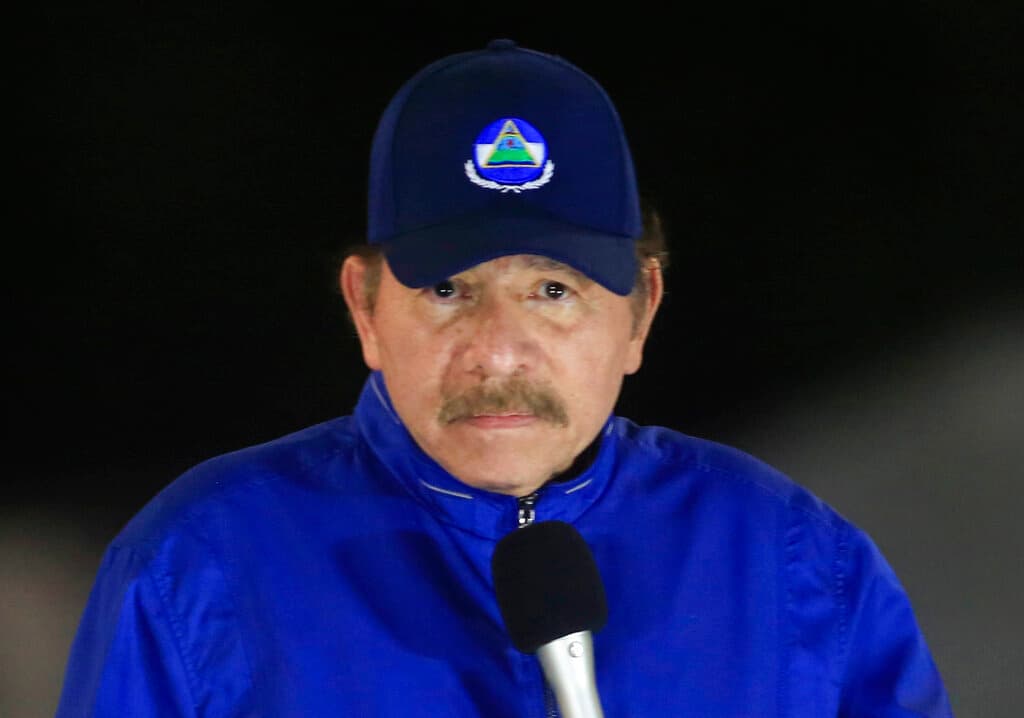 <h3 class="cms-H3-H3"><b>Nicaragua</b></h3>
<br>
<br>Semanas antes de que EEUU informara sobre la exclusión, el gobernante de Nicaragua, Daniel Ortega, aseguró que no le interesa participar de la Cumbre de las Américas que Estados Unidos.
<br>
<br>"Yo le digo desde aquí al yanqui: olvídense, no nos interesa estar en esa Cumbre, no nos interesa (...) esa cumbre no enaltece a nadie", afirmó.
<br>