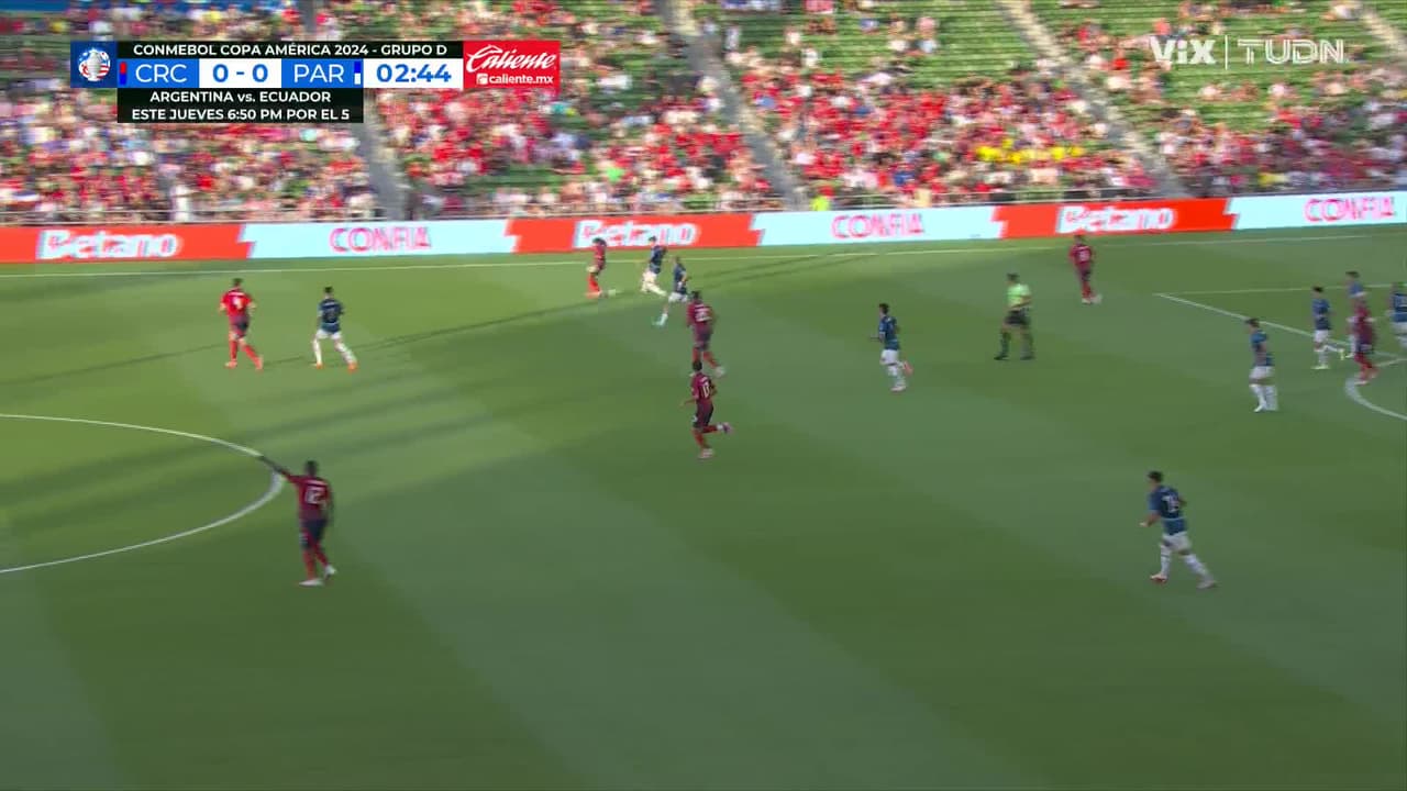 ¡GOL!  anota para Costa Rica. Francisco Calvo