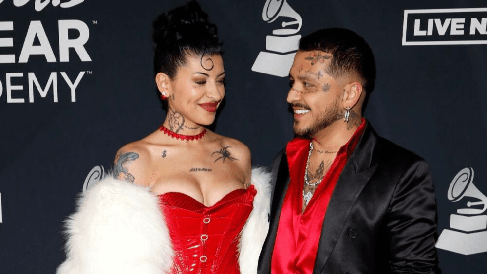 Christian Nodal muestra a su bebé en redes sociales ¿es correcto mostrar imágenes de tus hijos?