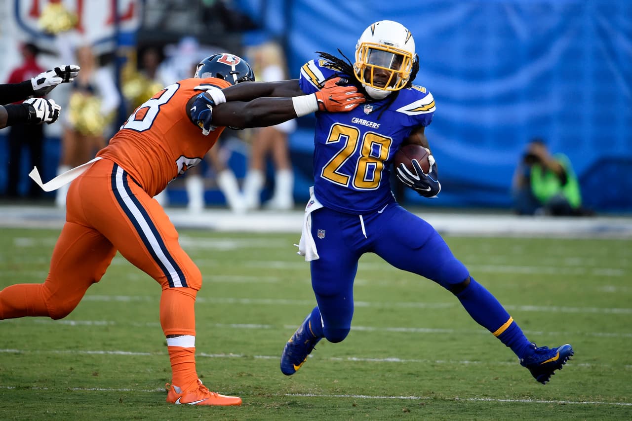 San Diego hizo lo justo para controlar a la ofensiva de Denver que no pudo contener los goles de campo de Josh Lambo y Philip Rivers y compañía lograron su segunda victoria en el Qualcomm Stadium.