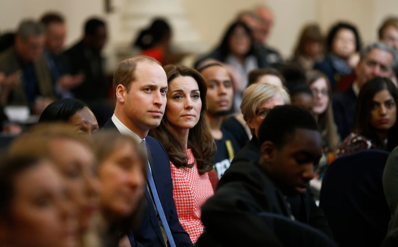 En contraste con los polémicos guantes, la familia real siempre ha mostrado su preocupación por el medio ambiente y la preservación de las especies, en especial el príncipe William, quien ha luchado por detener la caza furtiva.