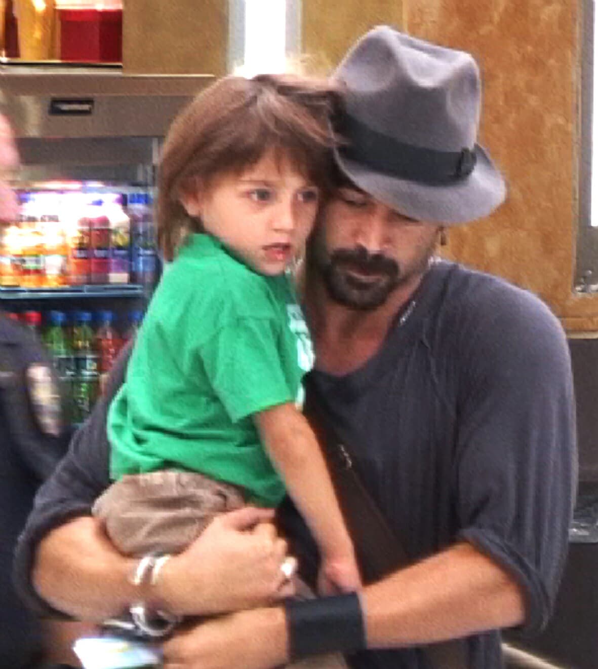 El mayor de ellos, James, nació con el síndrome de Angelman.