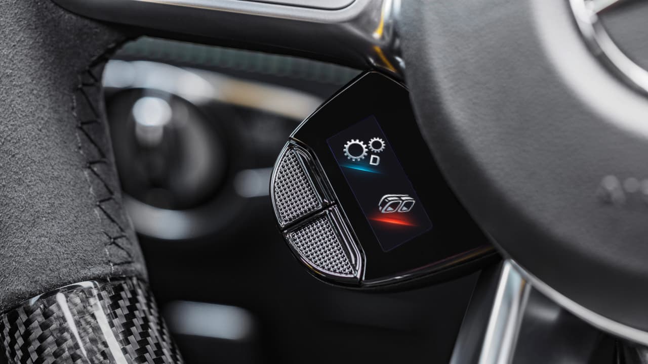 Las minipantallas configurables también están presentes en el volante.