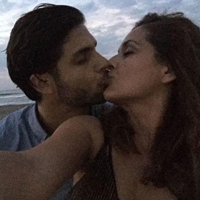 Los felices novios ya tenían planes de boda y se veían más felices que nunca, aunque algo sucedió y la pareja terminó su relación.