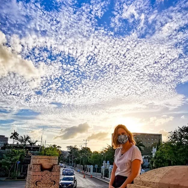 En su canal digital presenta temas de belleza y habla sobre el turismo en 
<b>Mérida, Yucatán, ciudad donde reside</b> desde hace 6 años.