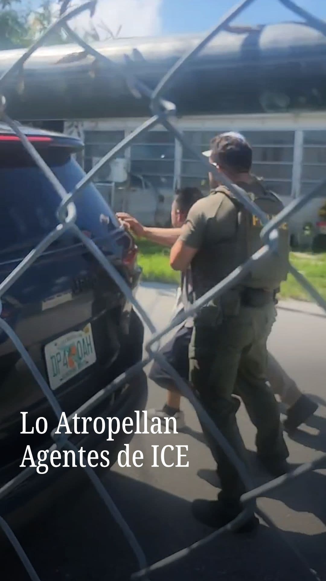 Lo atropellan agentes de ICE