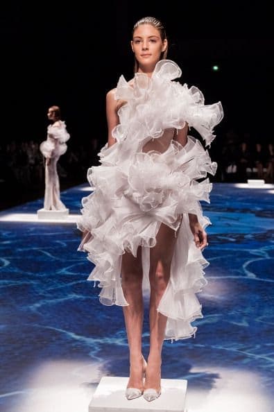 ¡A nosotros no nos convence el estilo que intenta poner sobre las curvas de las mujeres 'fashionistas'!