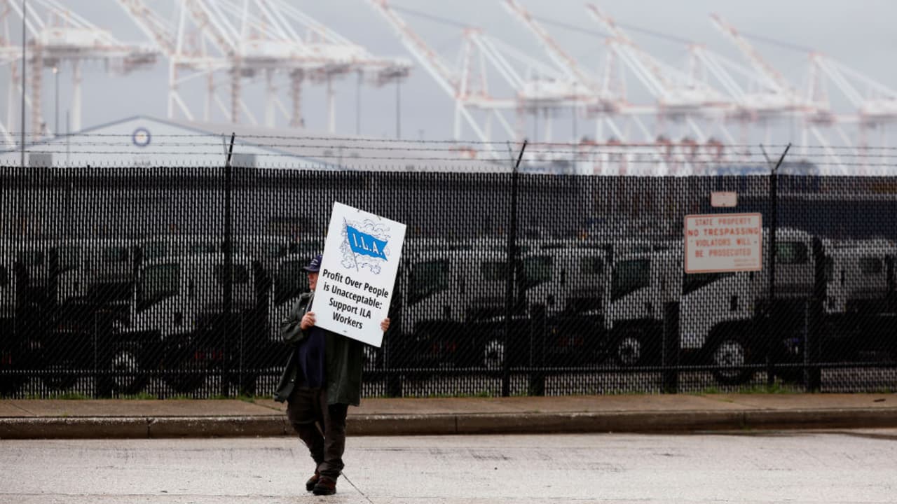 Huelgas en puertos de EEUU: Esto exigen los trabajadores de Baltimore