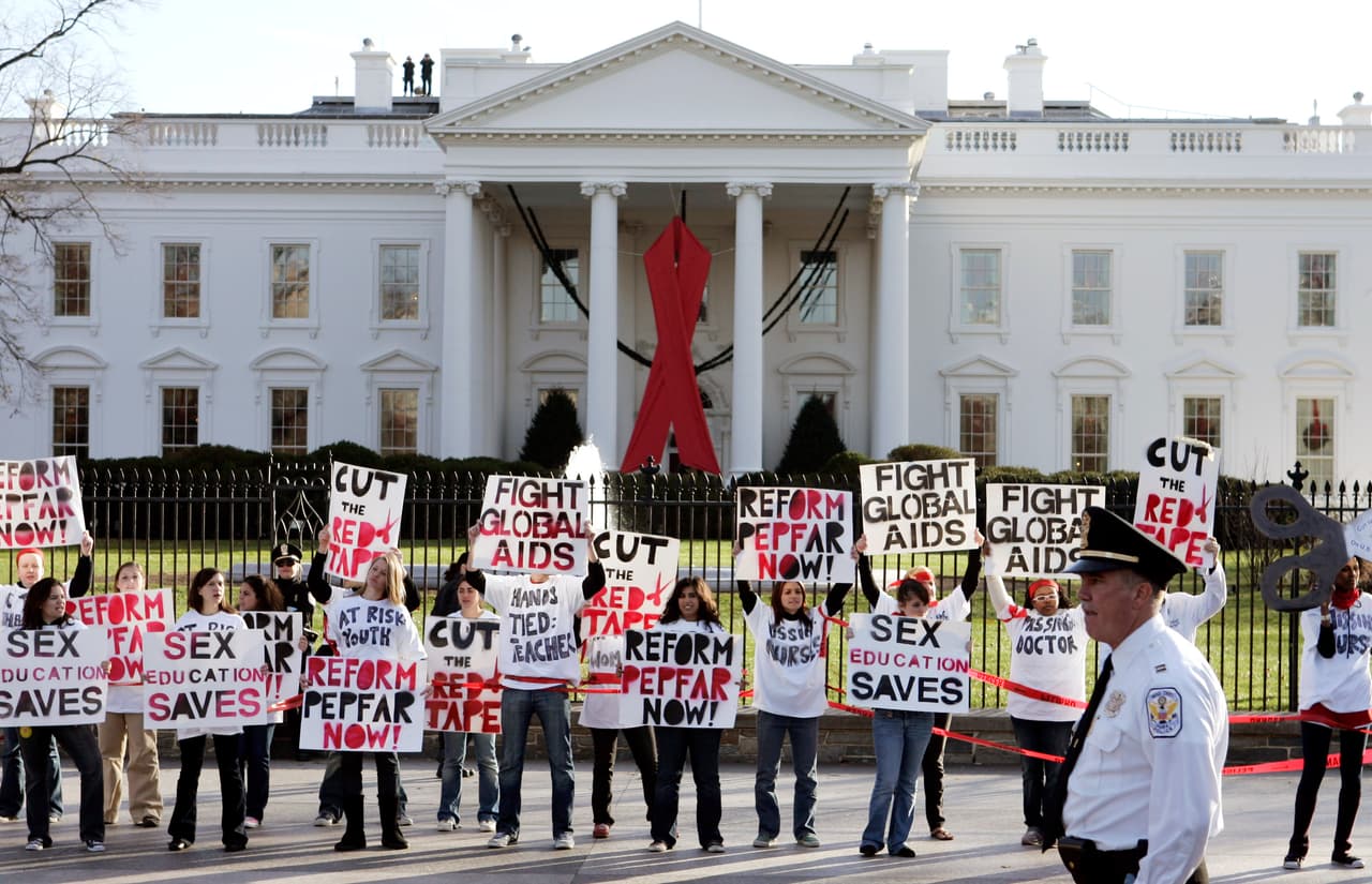 Apenas 40% de las personas portadoras del VIH en el país tienen acceso a medicamentos que han estado disponibles por más de veinte años.