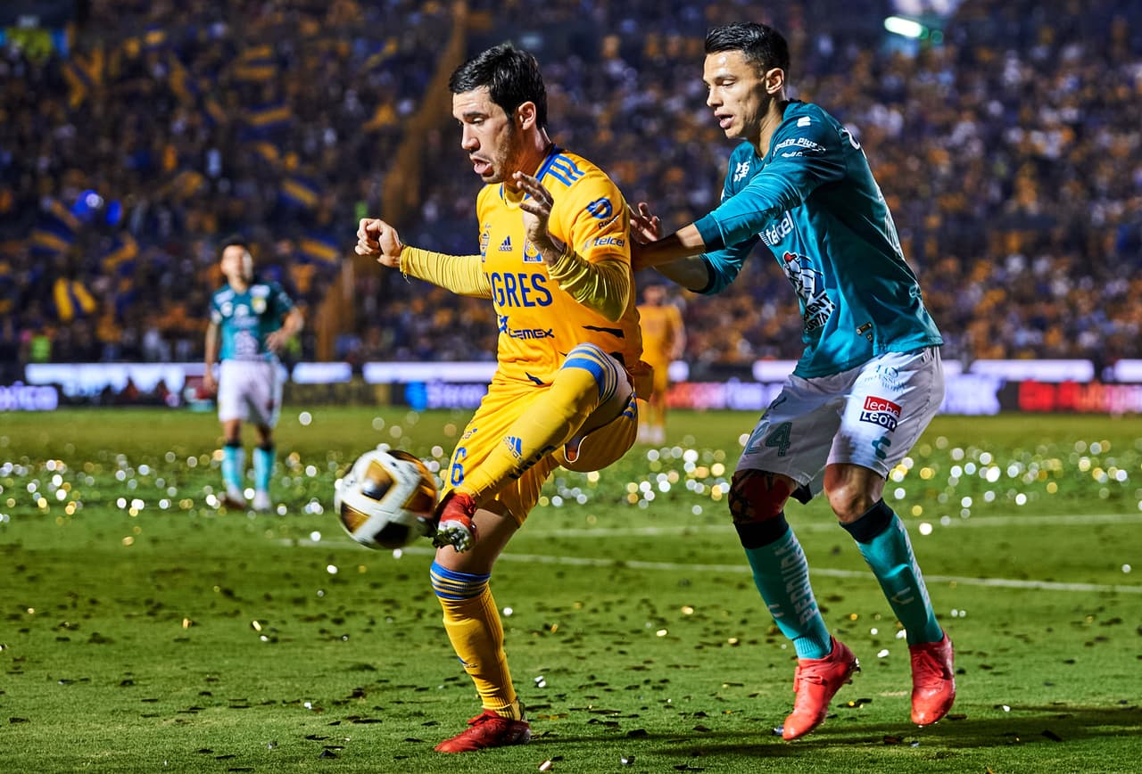Tigres demuestra las garras que tiene para jugar semifinales y les bastan slo cinco minutos para que Florian Thauvin y Carlos González le den la vuelta al marcador y los locales terminen venciendo 2-1 a la 'Fiera'.