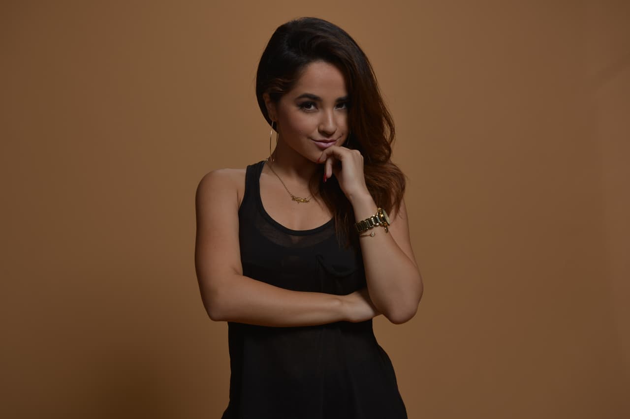 ¿Qué tanto piensas pequeña? Ten por seguro que te ves adorable.