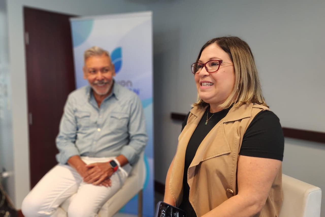 Félix Sánchez y Aiola Virella en el evento PitchPR en Hotel La Concha, San Juan, Puerto Rico