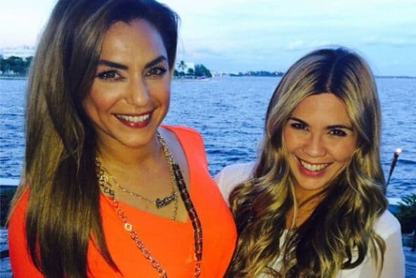 Para ella la familia juega un papel fundamental en la vida, por eso disfruta el cumpleaños de su prima.