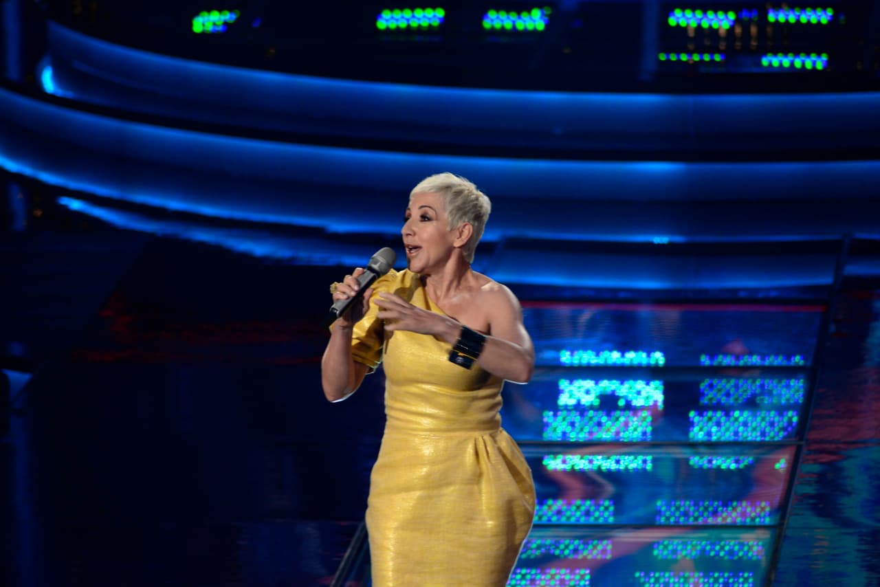 Cristian Castro y Espinoza Paz no pararon de ¿pelear?, los jueces fueron más duros, los capitanes se notaron un poco estresados, Gali lució súper sexy y una familia abandonó su sueño. Esto y más pasó en la segunda gala de Me Pongo De Pie.