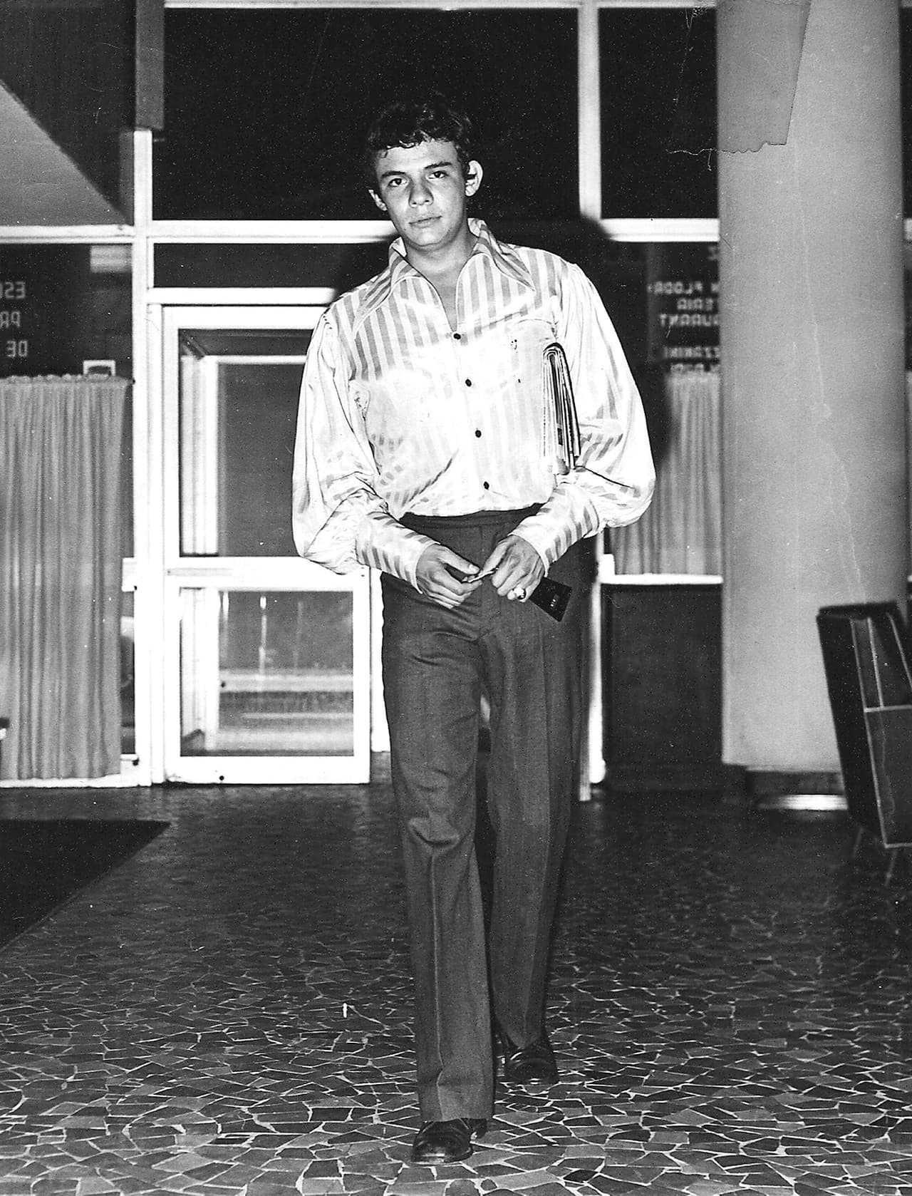 Aunque ya había grabado dos discos como Pepe Sosa, es hasta 1969 cuando José Rómulo Sosa Ortiz recibe su primera oportunidad discográfica con RCA Víctor y decide adoptar el nombre de 
<b><a href="https://www.univision.com/famosos/jose-jose-requiem-por-el-principe-triste">José José</a></b>, en honor a su padre recién fallecido.