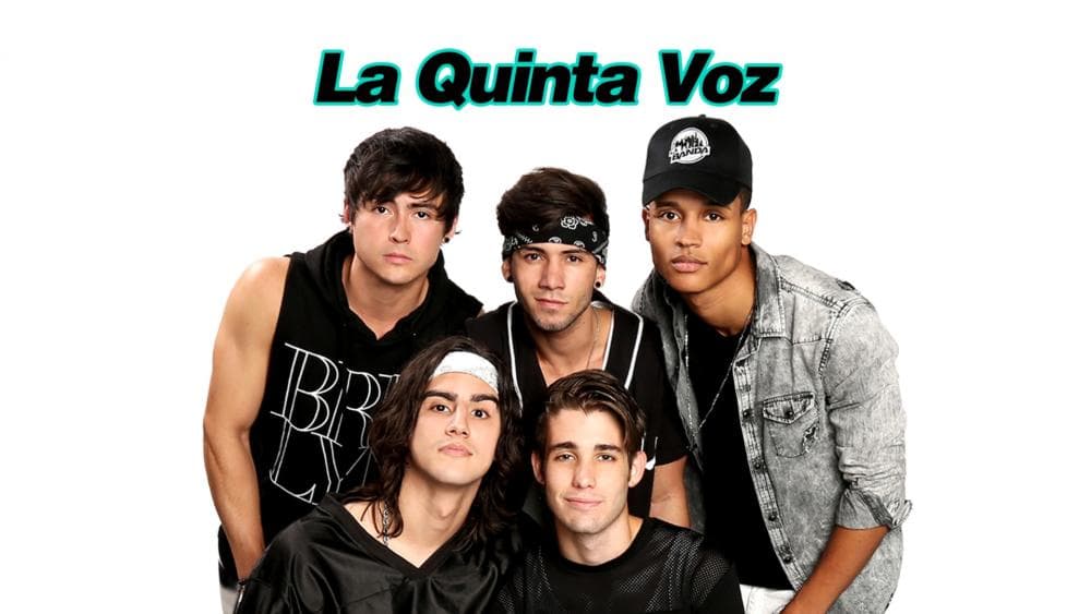 Junto a José Cadena, Kevin, Félix Gabriel y Christian cantó "One Call Away" con Charlie Puth. Su banda se convirtió en la sensación de la noche.