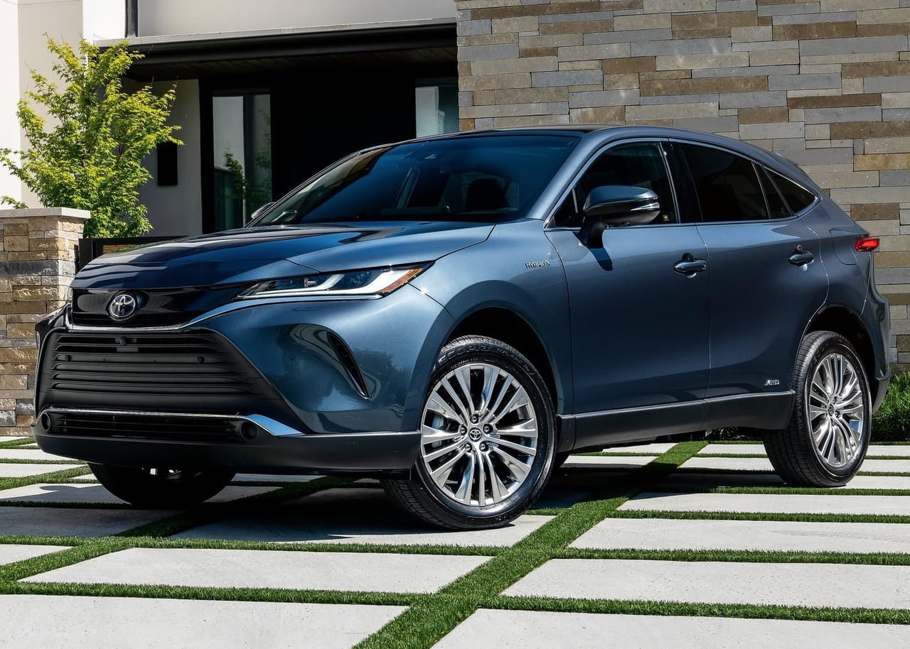 <h3 class="cms-H3-H3"><b>Toyota</b></h3>
<br>
<br>- 
<b>Puntaje: </b>71/100
<br>- 
<b>Posición en 2021:</b> 3 de 28 marcas
<br>- 
<b>Posición en 2020:</b> 2 de 26 marcas
<br>
<br>
<b>Relacionado:</b> 
<a href="https://www.univision.com/carros/ranking-de-carros/carros-mas-deprecian-cinco-anos-estados-unidos">Estos son los carros que más valor pierden tras 5 años de uso</a>