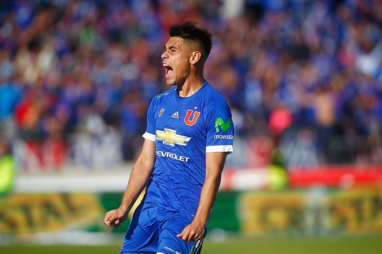 En 30 partidos jugados con la U, Mora se reportó con 20 goles siendo el goleador del campeonato chileno.