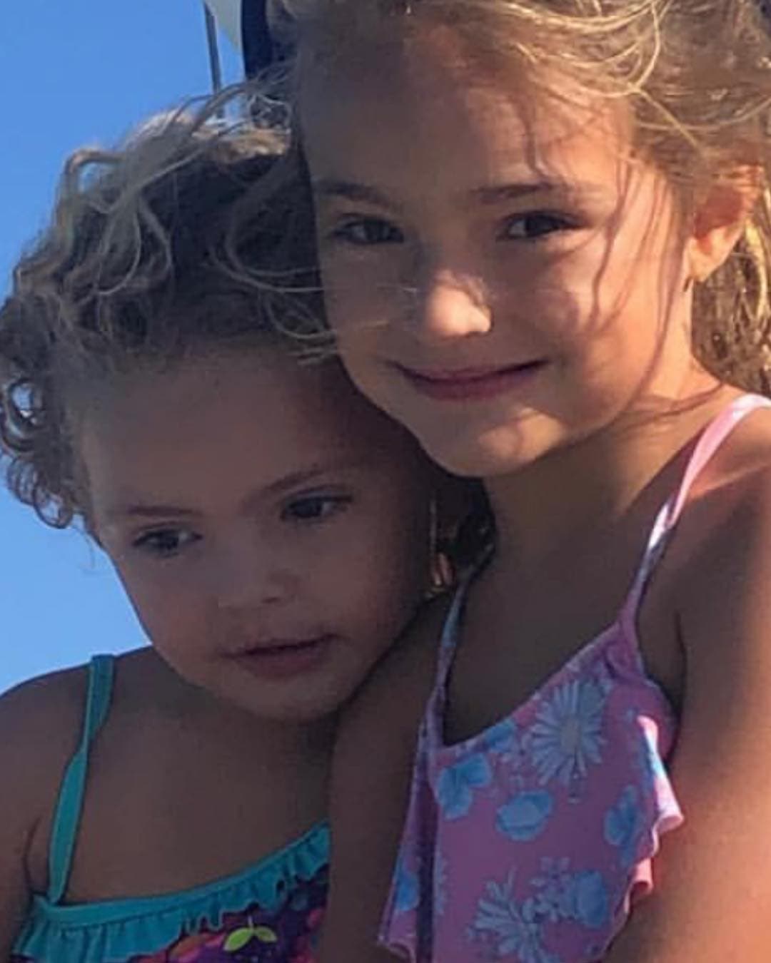 Aclaró que él y su exesposa, se seguían viendo por el bienestar de sus hijas Carolina y Daniela.