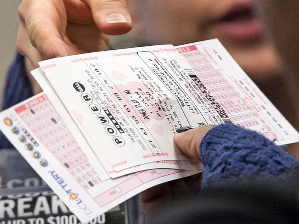 Boleto millonario de lotería Powerball se vende en una tienda Wawa en Chester