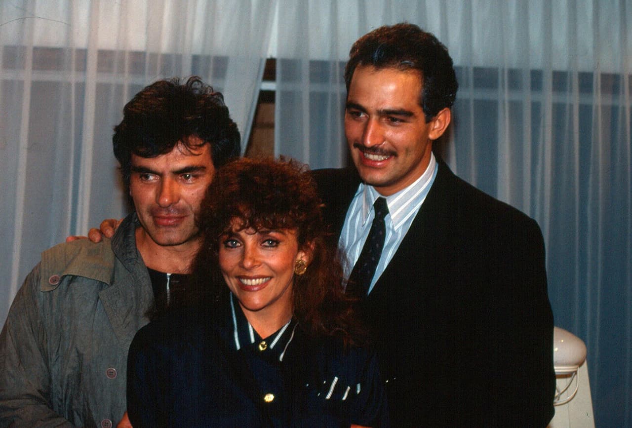 En 1990 obtuvo el papel antagónico en 'Mi pequeña Soledad', proyecto protagonizado por Verónica Castro, Omar Fierro y Rafael Rojas.