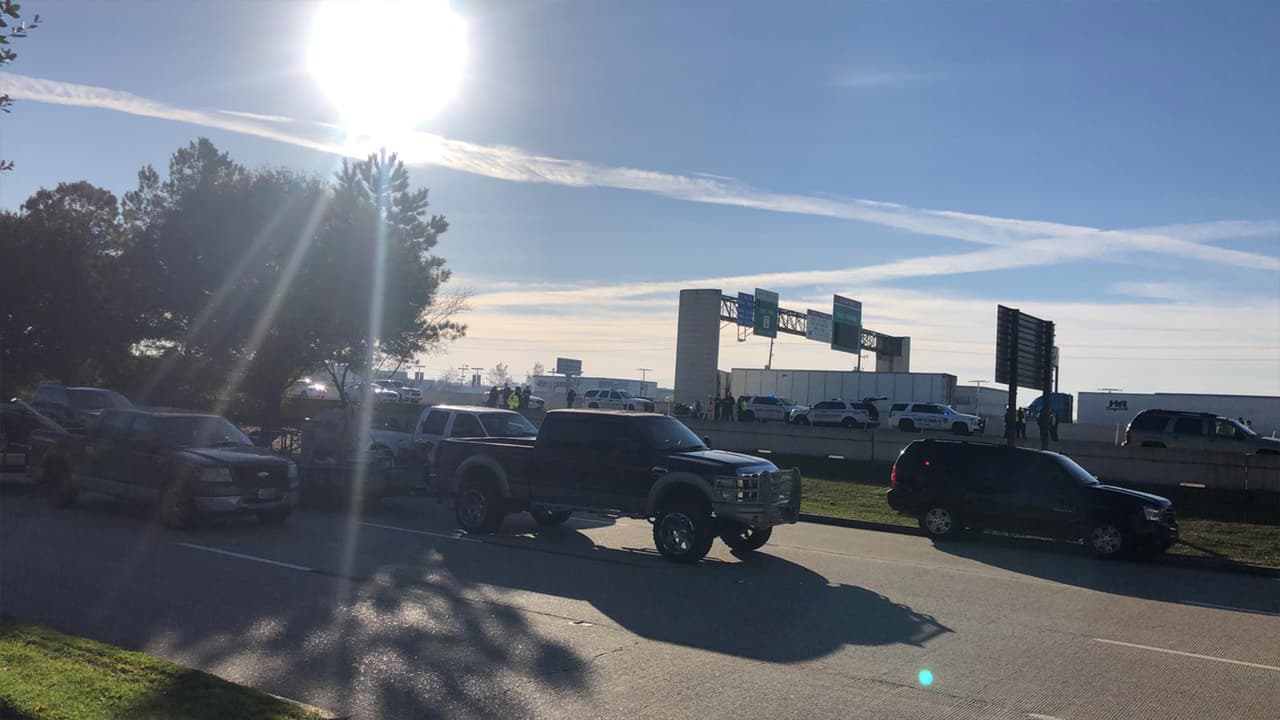 Se desconocen las causas del por qué las autoridades perseguían a los sospechosos.