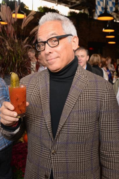Al parecer Geoffrey Zakarian prefirió probar uno de los deliciosos cocteles.