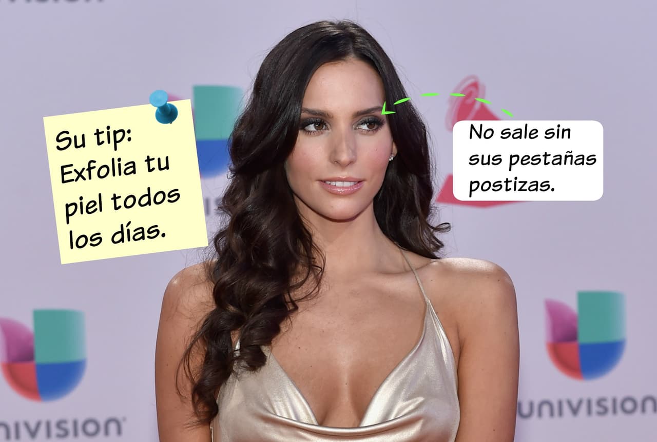 Génesis Rodríguez atrajo todas las miradas con su elección de outfit, su make up súper natural fue el toque perfecto para destacar su vestido dorado. Eso sí, la pestaña postiza siempre estuvo presente.