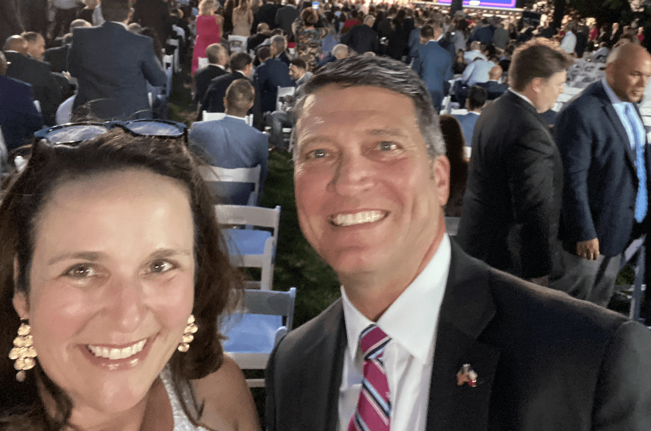 Un candidato republicano por Texas dice haber sido agredido por manifestantes en Washington