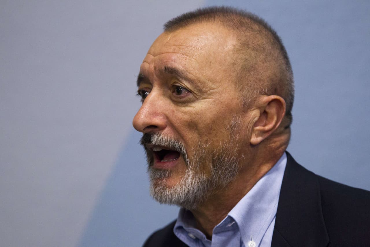 Pérez-Reverte ensalza el enriquecimiento del español con vocabulario de América