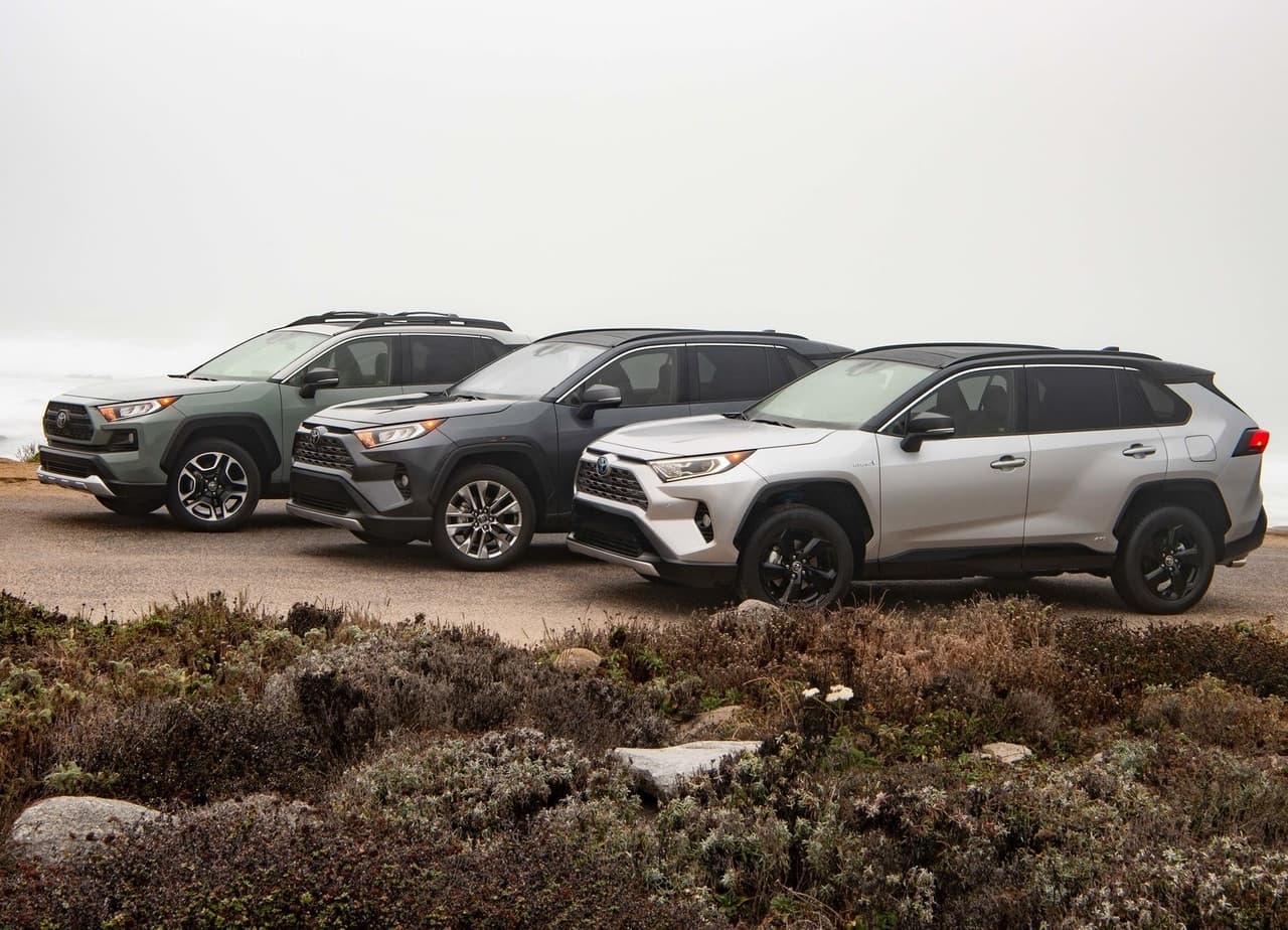 <h3 class="cms-H3-H3"><b>4. Toyota RAV4</b></h3>
<br>
<br>430,387 unidades vendidas durante 2020.
<br>
<br>Comparado al 2019, las ventas de la Toyota RAV4 cayeron un 4%.